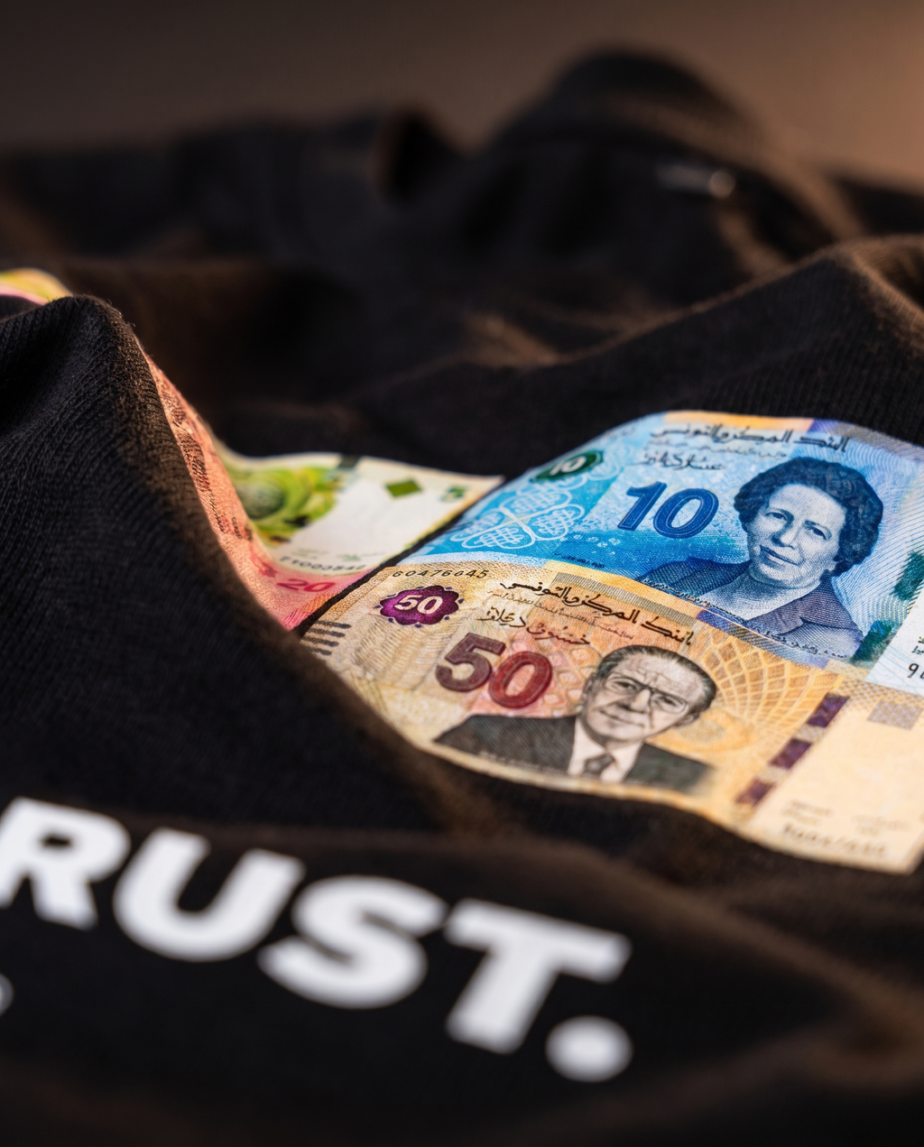 "4 THINGS I TRUST" (أثق في 4 أشياء) PARODY TEE